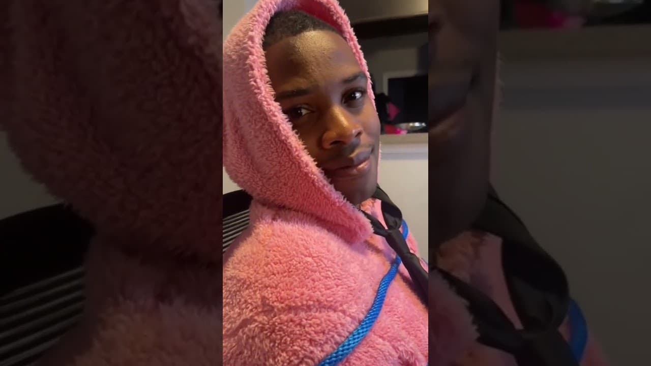 Video thumbnail about who has the biggest butt in the world